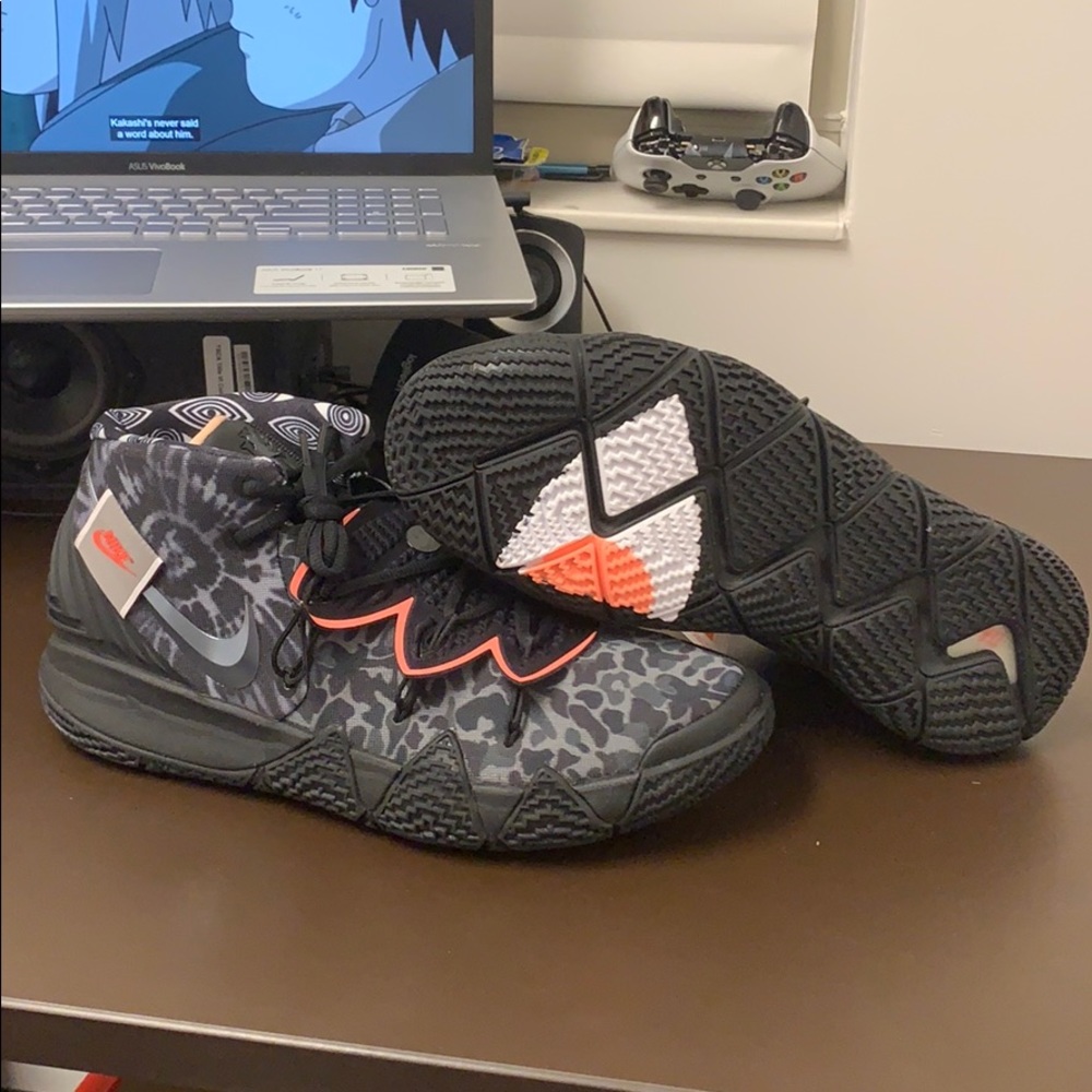 Kyrie what the size 13